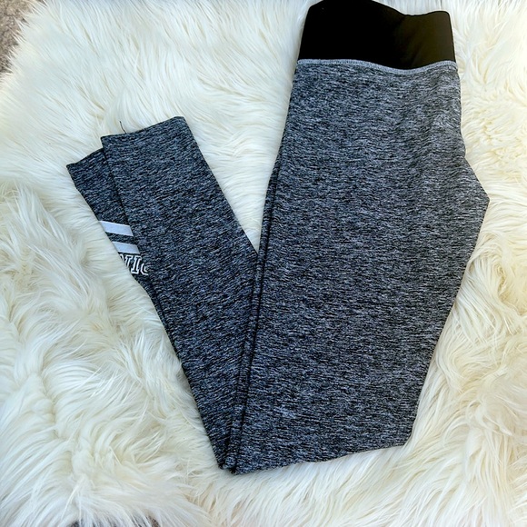 Victoria's Secret PINK YOGA Size XS - Picture 1 of 6